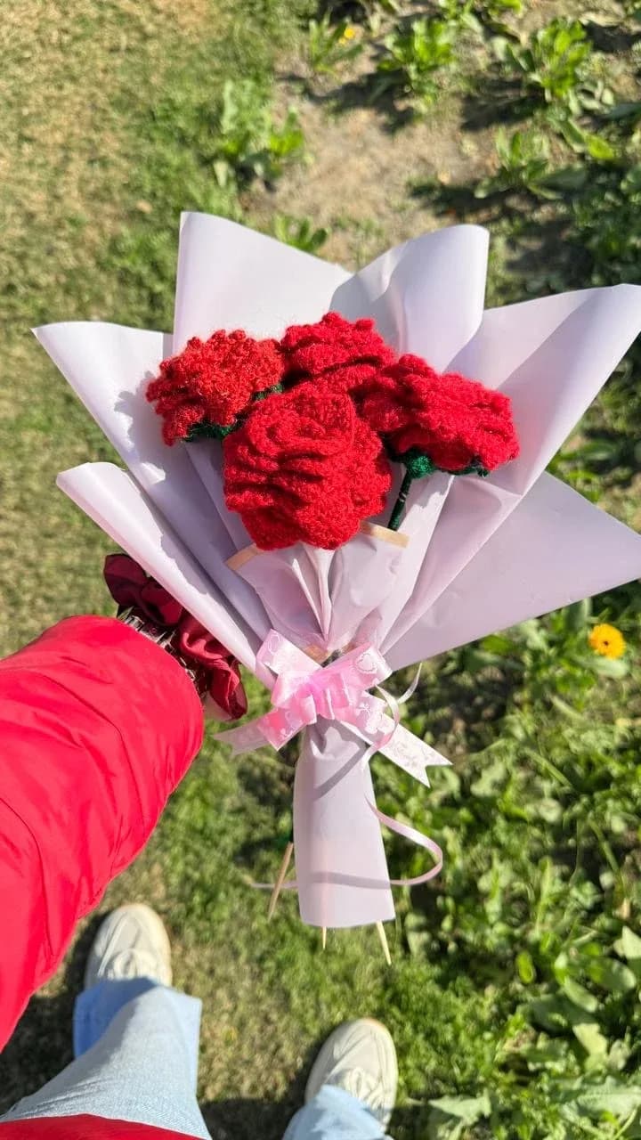 Crochet Rose Bouquet — photo 1