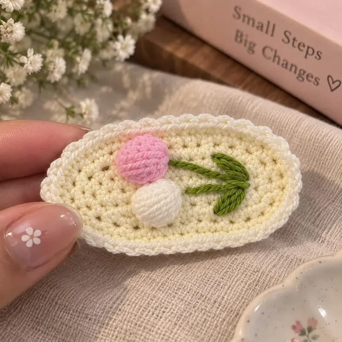 Crochet Bow Hair Clip — Cream — photo 1